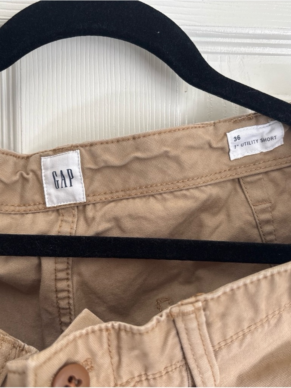 GAP Men's Khaki Utility Shorts - Tan